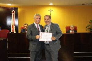 Imagem da notícia - Controlador-Geral do Estado recebe o Prêmio Promotor Parceiro da Ouvidoria promovido pelo MPAM