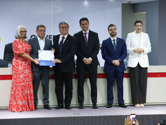 CGE-AM realiza entrega dos Selos do Prêmio da Qualidade do Sistema de Gestão a unidades d…