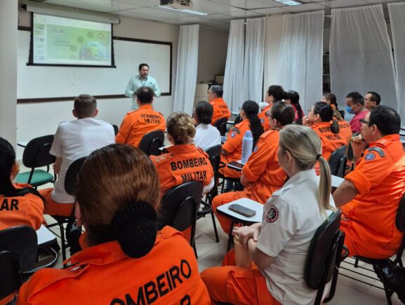 CGE-AM ministra palestra sobre sustentabilidade na gestão pública durante lançamento do P…